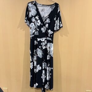 Chic Black and White Floral Midi Dress